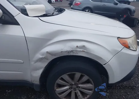 2011 Subaru Forester 2.5X Touring из США, поврежденный, VIN JF2SHAGCXBH722251